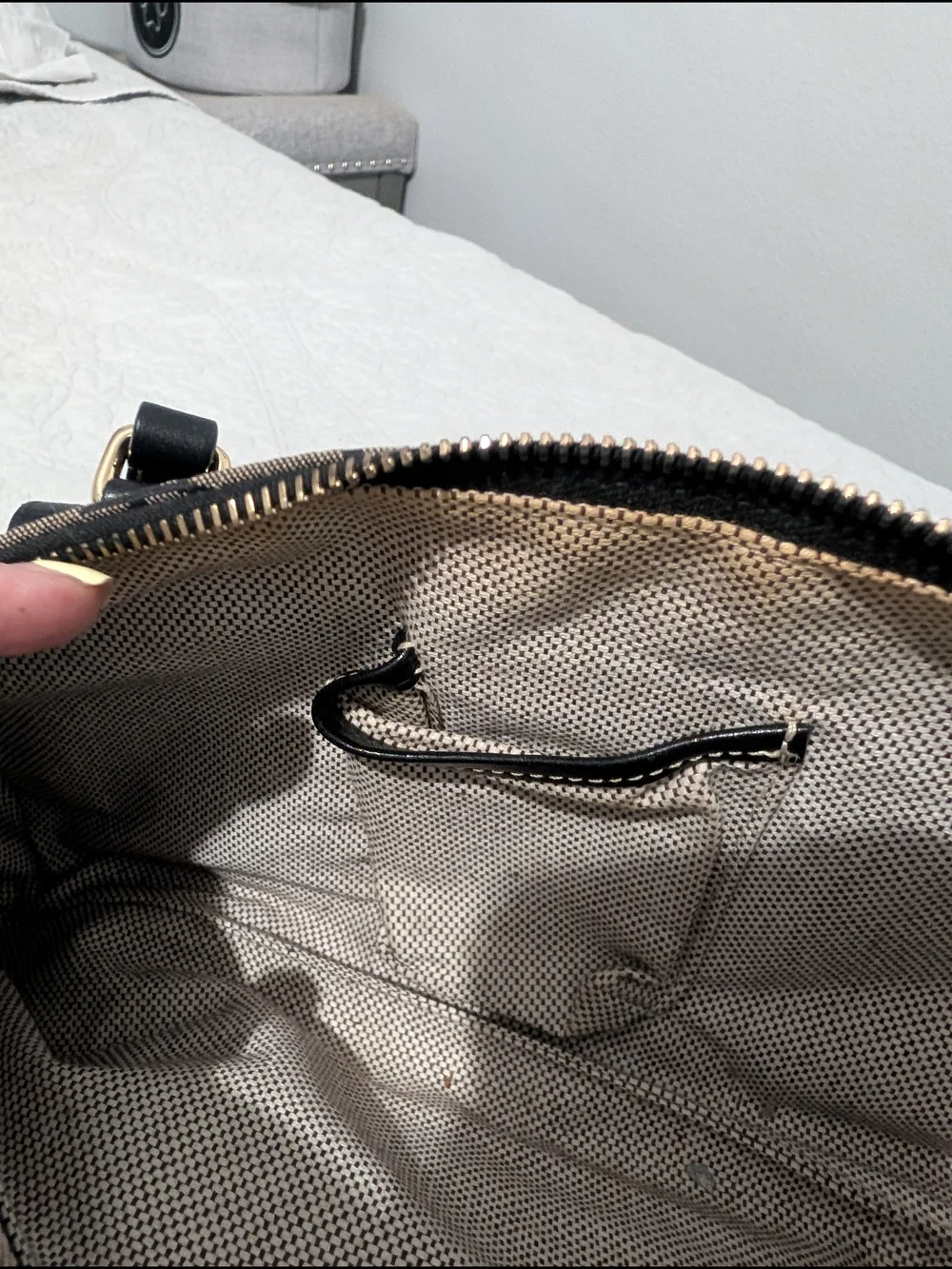 Dooney & Bourke Black and Tan Logo Shoulder Bag - Picture 6 of 9